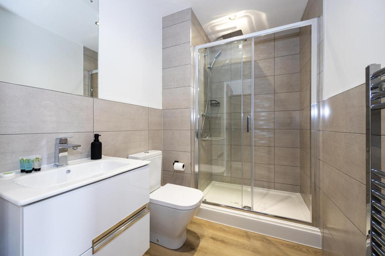 Apartment Luxurious Stylish In Old Trafford